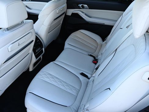 Certified 2025 BMW X7 xDrive40i w/ Executive Package image 10