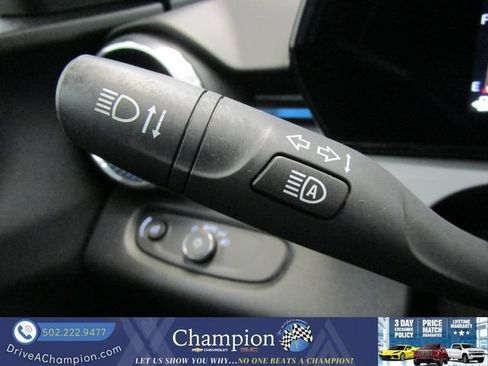 Certified 2025 Chevrolet Trax LT FWD image 19
