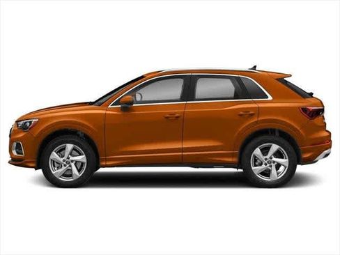 Used 2022 Audi Q3 2.0T Premium Plus w/ Premium Plus Package image 3