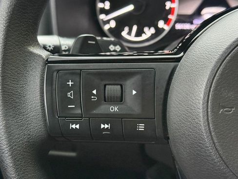 Used 2021 Nissan Rogue SV image 20