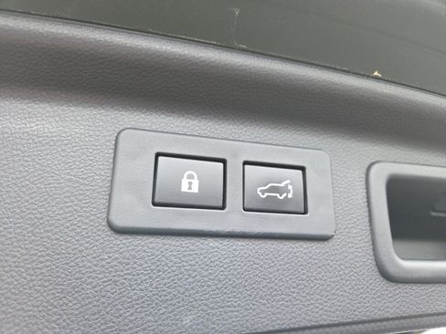 Certified 2023 Subaru Forester Premium image 17