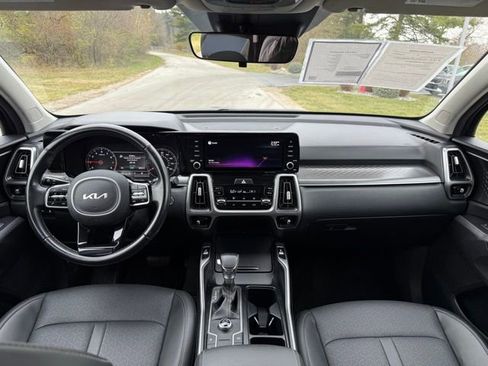 Certified 2022 Kia Sorento S image 5