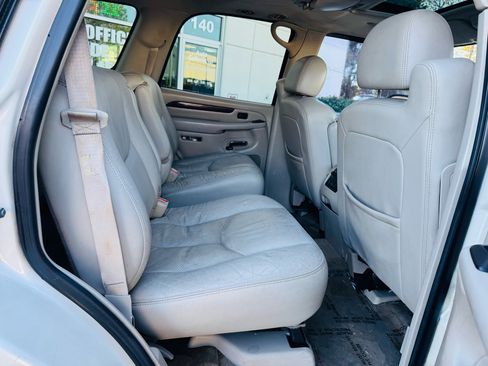 Used 2006 Cadillac Escalade AWD image 21