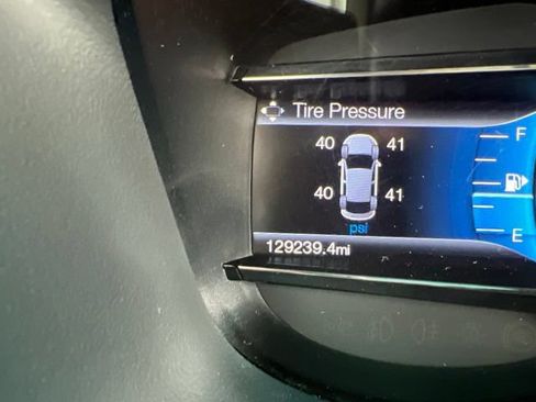 Used 2016 Ford Explorer XLT w/ Equipment Group 202A FWD image 10