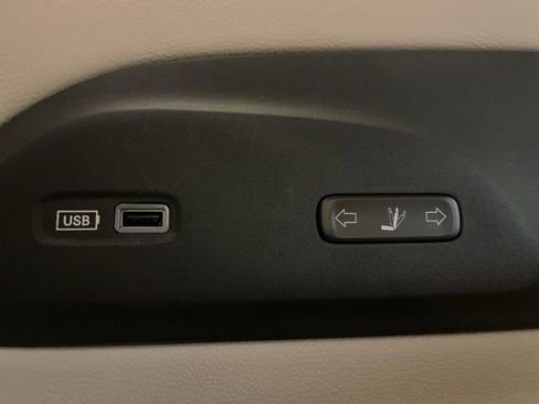 Used 2020 Chrysler Pacifica Limited image 18