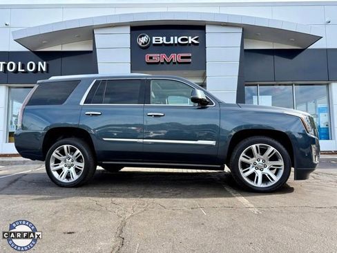 Used 2020 Cadillac Escalade Premium Luxury image 1