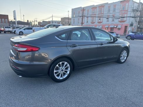 Used 2020 Ford Fusion SE image 7