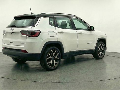 Used 2025 Jeep Compass Limited AWD/4WD image 9