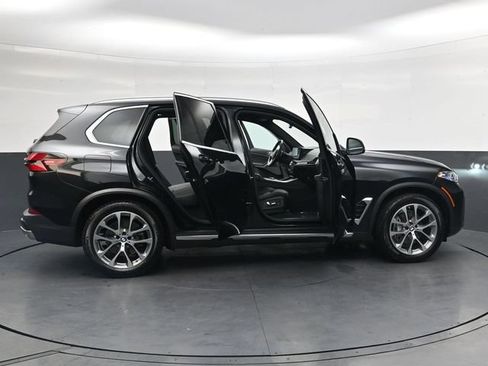 Used 2024 BMW X5 xDrive40i w/ Premium Package AWD/4WD image 39