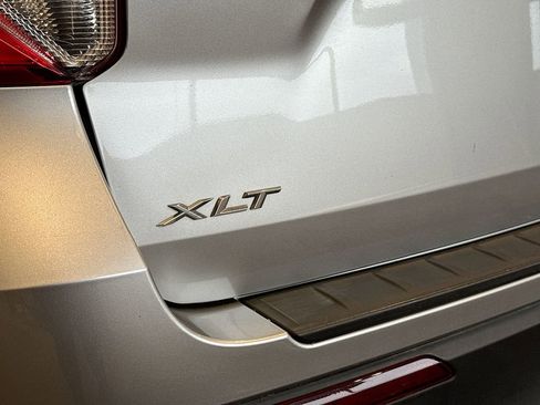 Used 2020 Ford Explorer XLT w/ Equipment Group 202A image 21