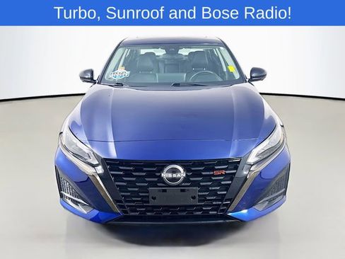 Used 2023 Nissan Altima 2.0 SR FWD image 2