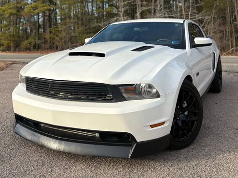 Used 2011 Ford Mustang GT Premium RWD image 12