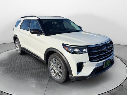 New 2026 Ford Explorer Active w/ Active Comfort Package image 2