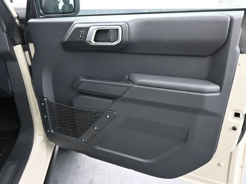 New 2025 Ford Bronco Badlands image 6