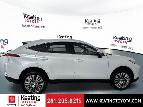 Certified 2024 Toyota Venza XLE image 5