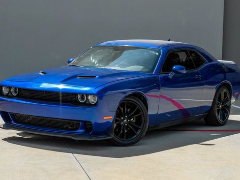 Used 2018 Dodge Challenger SXT Plus RWD image 6