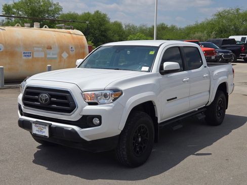 Used 2021 Toyota Tacoma SR5 RWD image 7