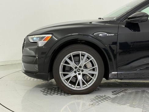 Used 2021 Audi e-tron Prestige w/ Prestige Package image 26