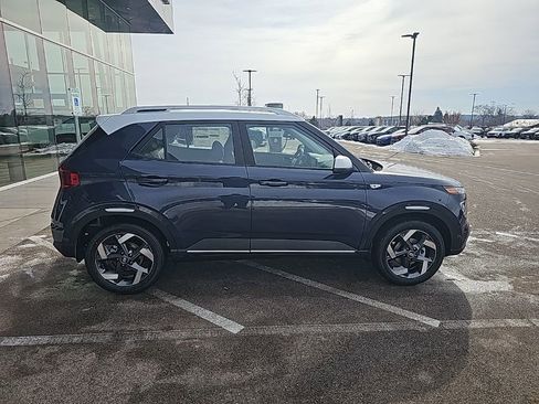 New 2026 Hyundai Venue SEL FWD image 6