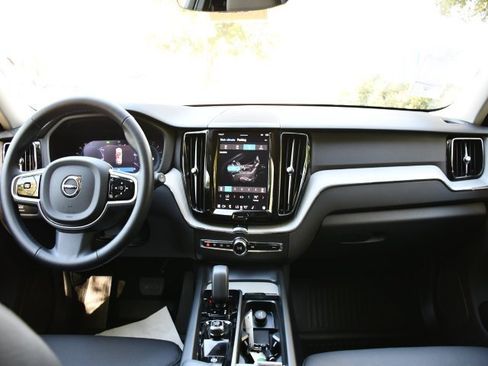 New 2025 Volvo XC60 B5 Plus w/ Protection Package Premier image 17