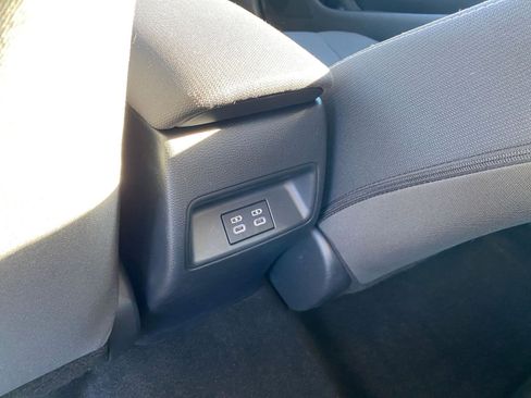 Used 2025 Toyota Corolla LE image 24