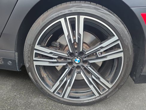 Used 2023 BMW 760i xDrive AWD/4WD image 32