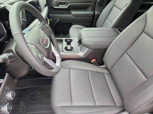 New 2026 GMC Sierra 2500 SLT w/ SLT Convenience Package image 8