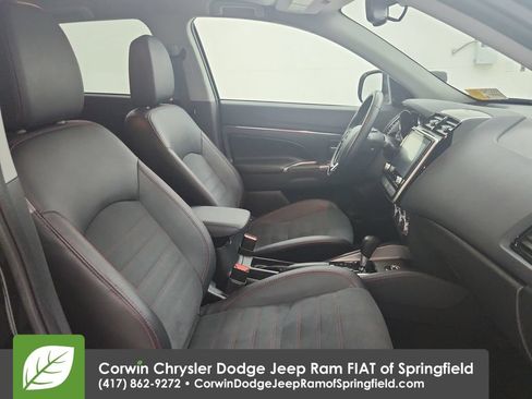 Used 2025 Mitsubishi Outlander Sport SE AWD/4WD image 30
