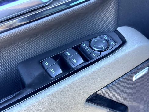 Used 2024 Chevrolet Silverado 2500 ZR2 w/ Technology Package image 10