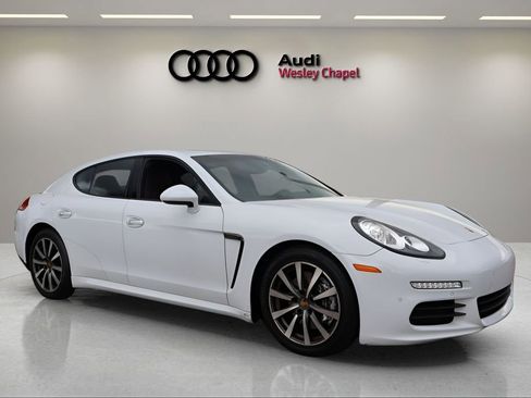 Used 2016 Porsche Panamera 4 image 7