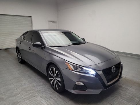 Used 2022 Nissan Altima 2.5 SR FWD image 13
