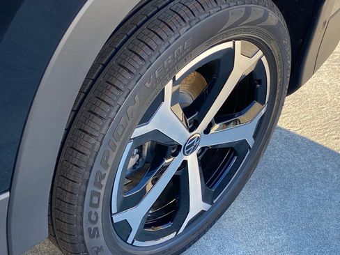 New 2026 Volkswagen Tiguan SE image 11