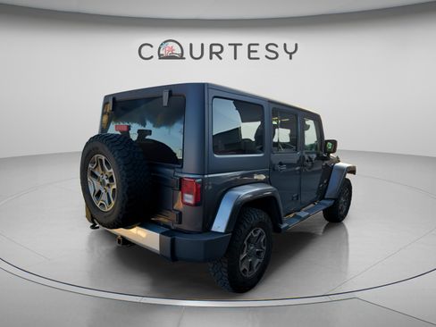 Used 2014 Jeep Wrangler Unlimited Sahara w/ Connectivity Group AWD/4WD image 21