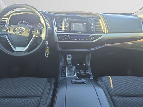 Used 2014 Toyota Highlander Plus image 11