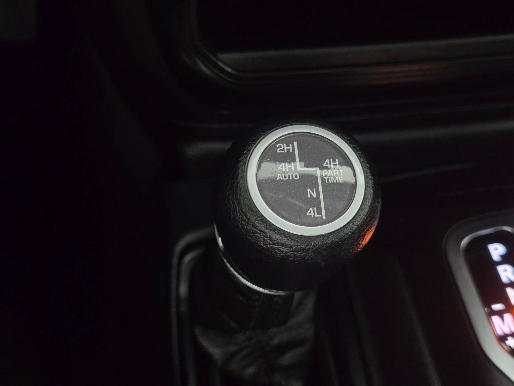Used 2023 Jeep Wrangler Unlimited AWD/4WD image 47