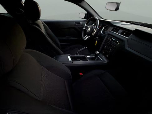 Used 2014 Ford Mustang GT w/ Equipment Group 301A image 27