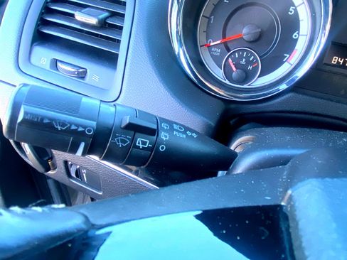 Used 2016 Dodge Grand Caravan SE image 22