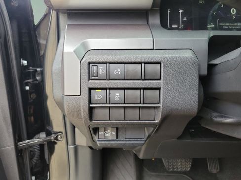 Certified 2025 Toyota Tacoma SR5 image 17