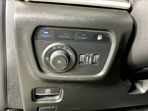 Used 2023 Jeep Grand Cherokee 4WD 4xe image 37