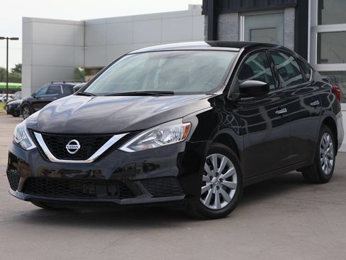 Used 2019 Nissan Sentra SV FWD image 3
