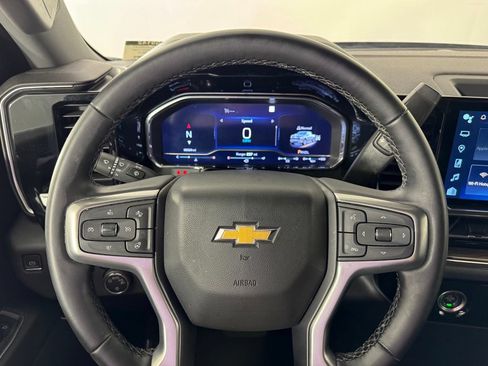 Used 2023 Chevrolet Silverado 1500 LT AWD/4WD image 17
