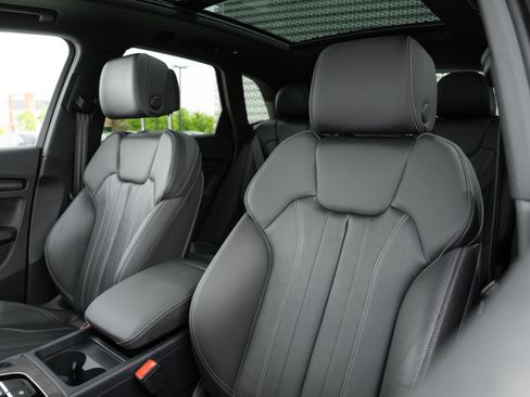Certified 2025 Audi Q5 e Premium Plus w/ Premium Plus Package AWD/4WD image 26