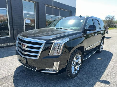 Used 2016 Cadillac Escalade Luxury AWD/4WD image 1