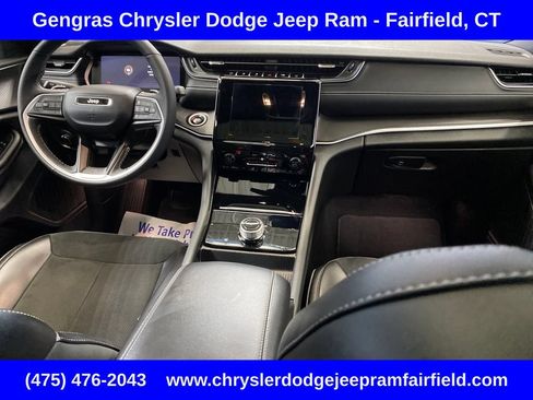 Certified 2025 Jeep Grand Cherokee Altitude AWD/4WD image 38
