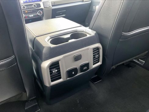 Used 2022 Ford F350 Lariat w/ Chrome Package image 28