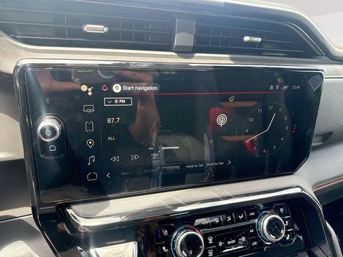 New 2026 GMC Sierra 2500 AT4 w/ AT4 Premium Plus Package AWD/4WD image 13