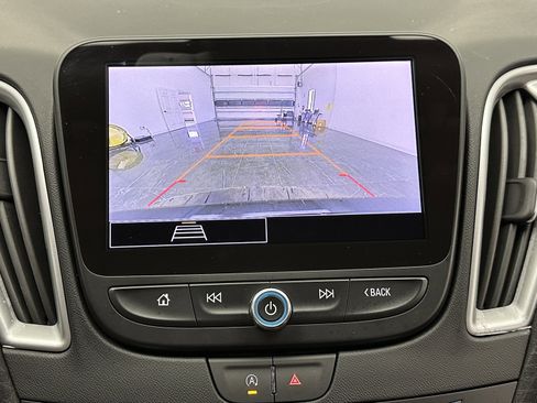 Used 2025 Chevrolet Malibu LT image 16