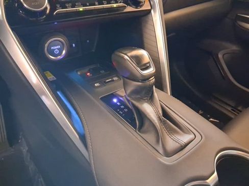 Used 2022 Toyota Venza XLE AWD/4WD image 19