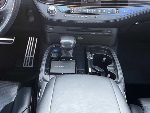 Used 2019 Lexus LS 500 F Sport w/ Accessory Package (Z1) AWD/4WD image 17