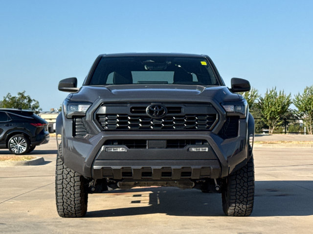 Used 2025 Toyota Tacoma TRD Off-Road AWD/4WD image 2